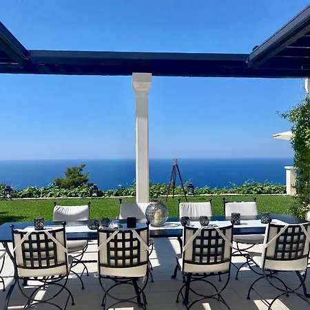 V Villa Komaji